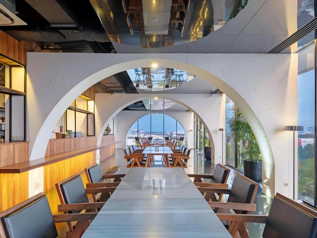 Artotel Suites Bianti Jogjacarta Exterior foto