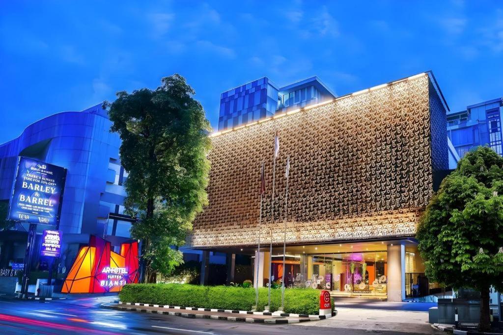 Artotel Suites Bianti Jogjacarta Exterior foto